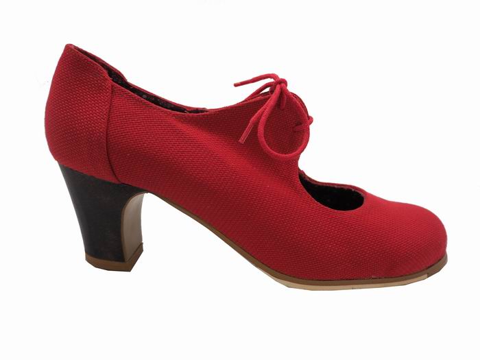 Vegan Laced Shoe from Recycled Material